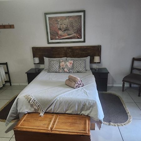 Mimosa Guesthouse Colesberg Exterior photo